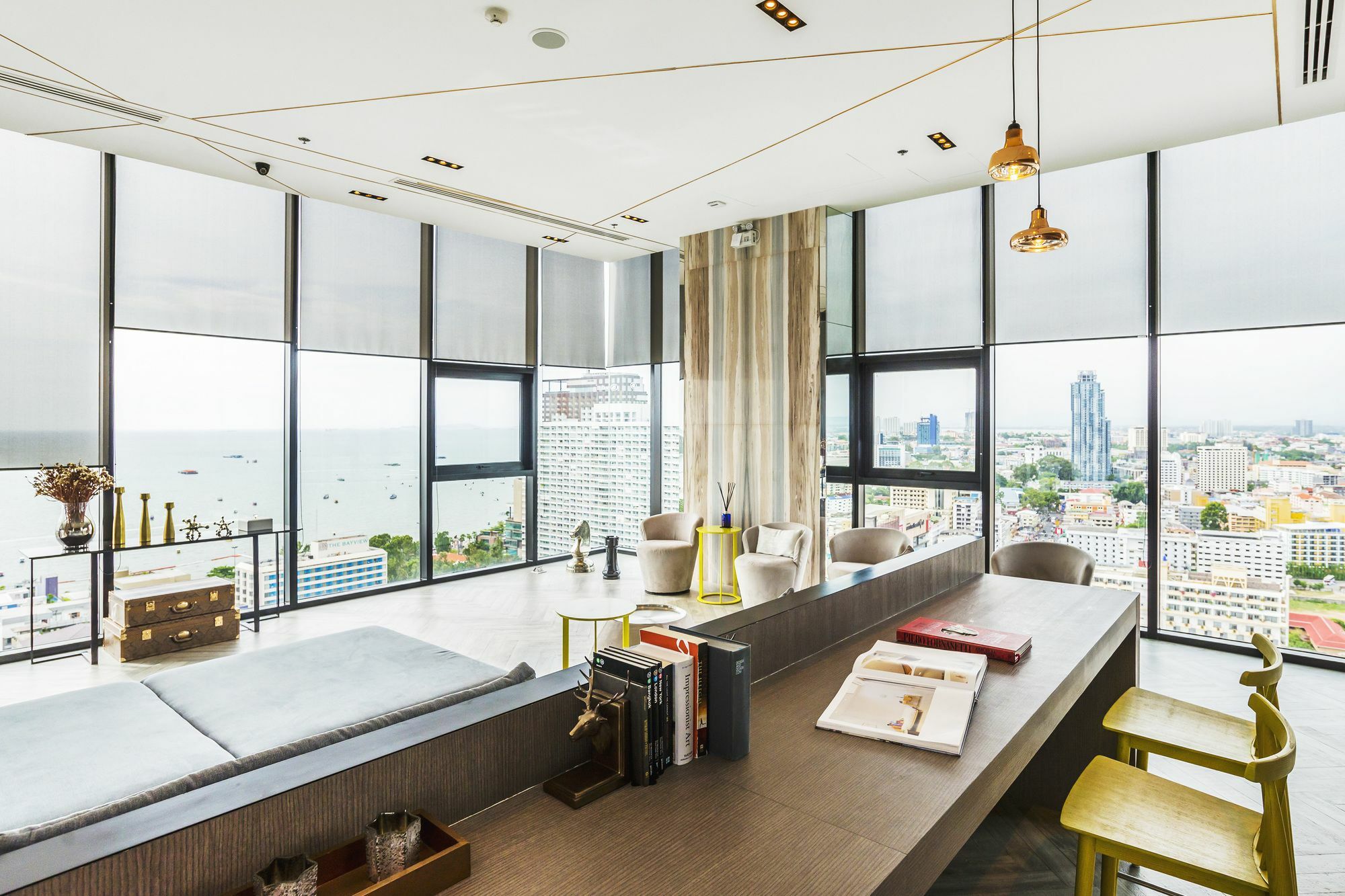 Favstay - The Base Central Pattaya Exteriör bild