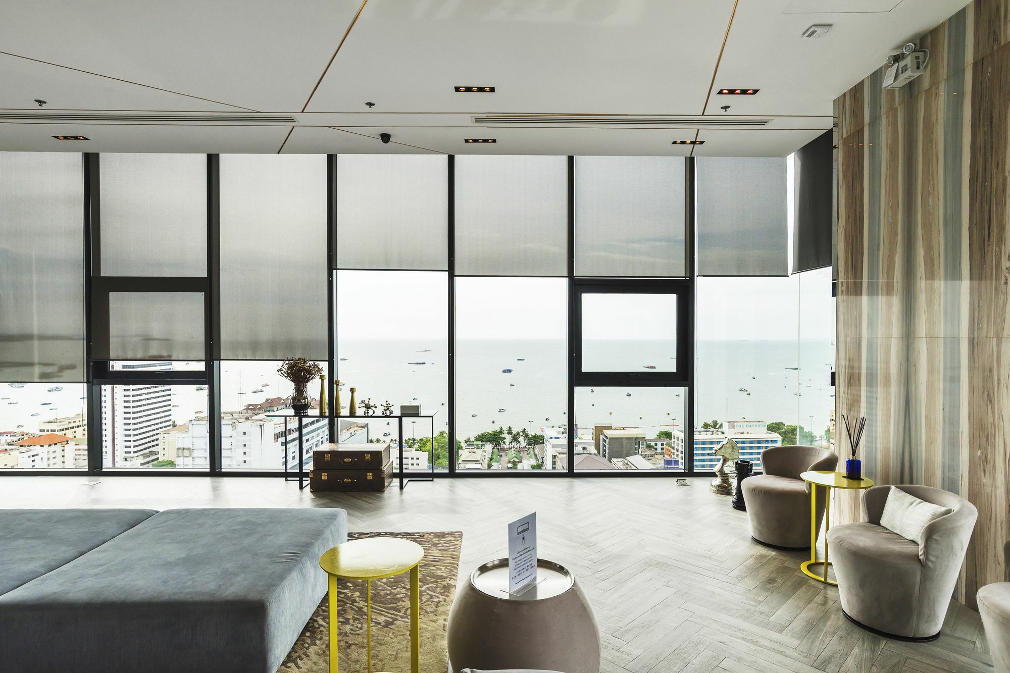 Favstay - The Base Central Pattaya Exteriör bild